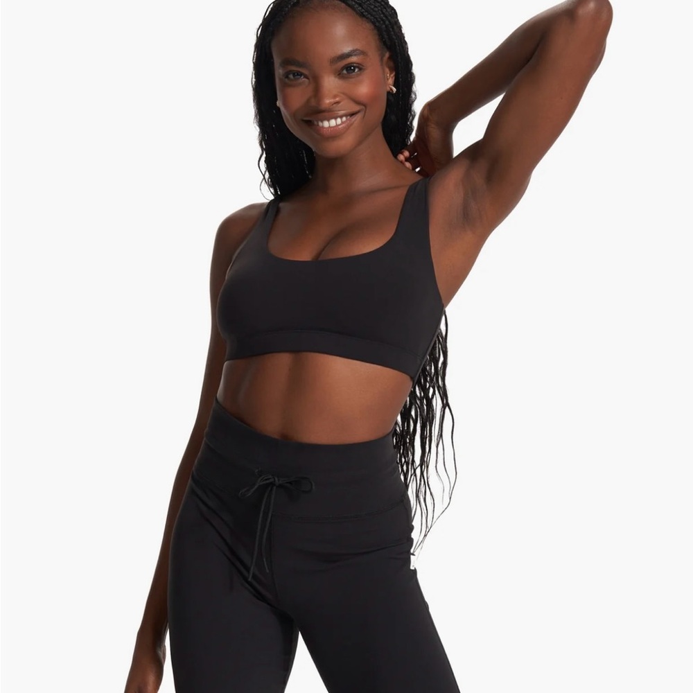 Vuori Black Sports Bra